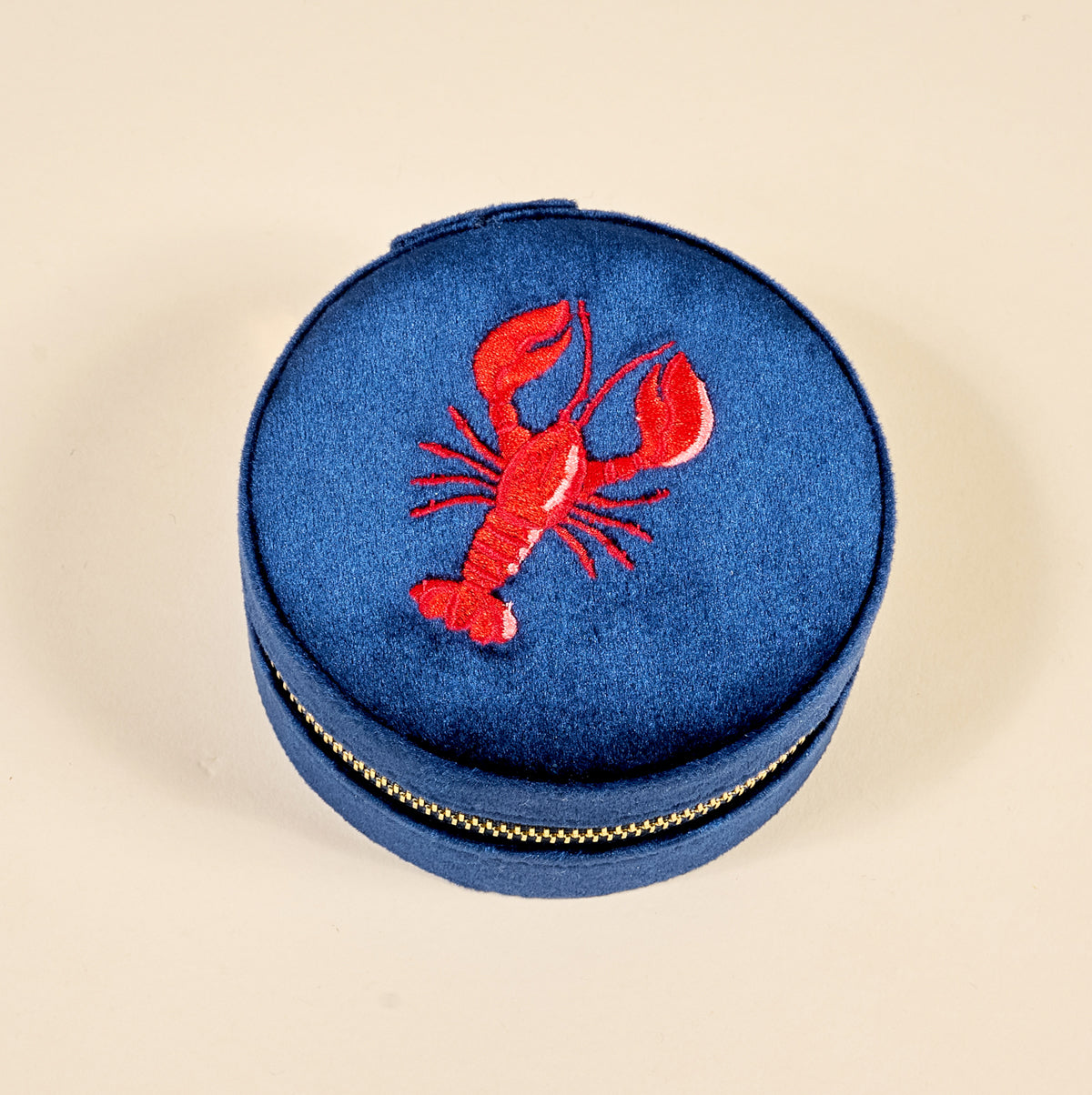 Lobster Round Velvet Jewelry Case