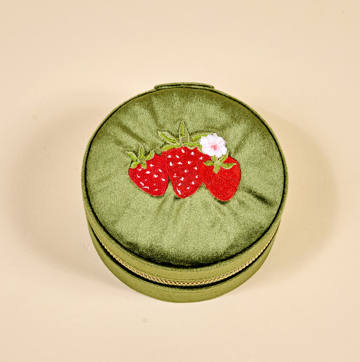 Strawberries Round Velvet Jewelry Case