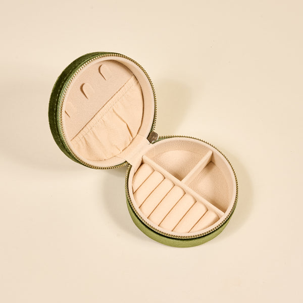 Strawberries Round Velvet Jewelry Case