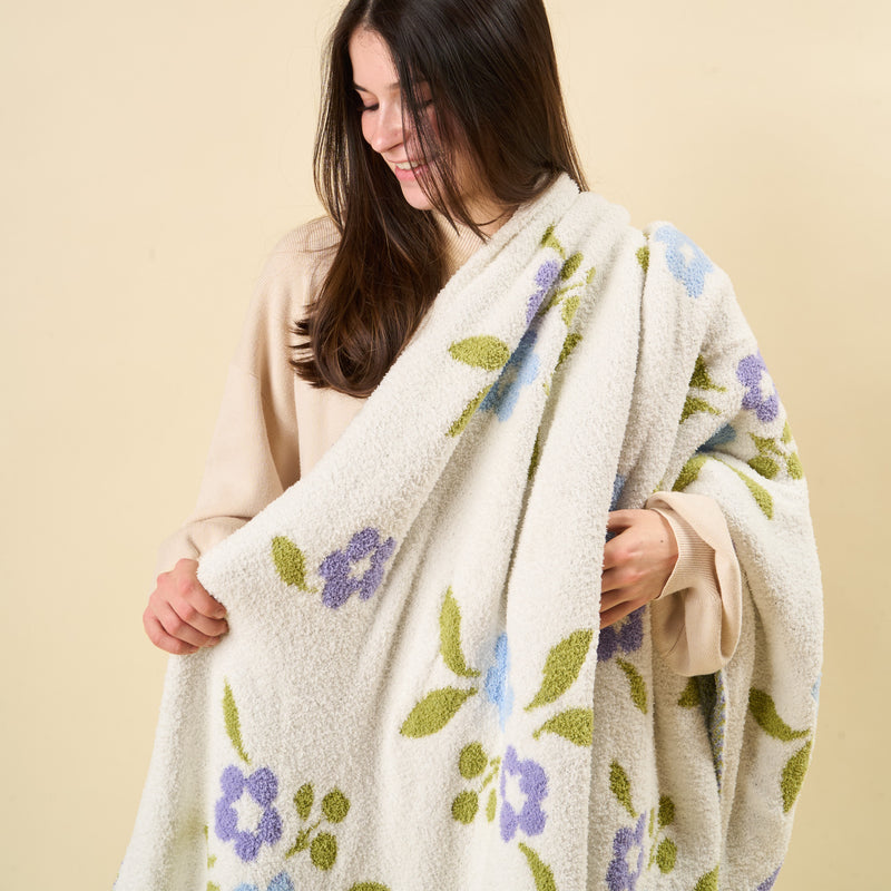 Scalloped Floral Periwinkle Cozy Dreams Luxe Blanket