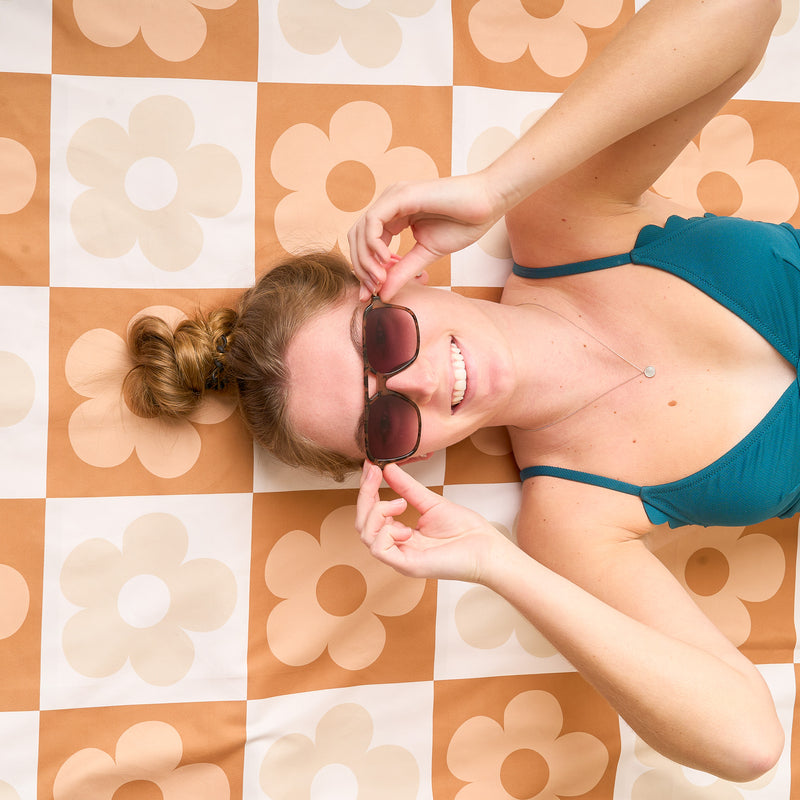 Flower Check Brown XL Quick-Dry Beach Towel