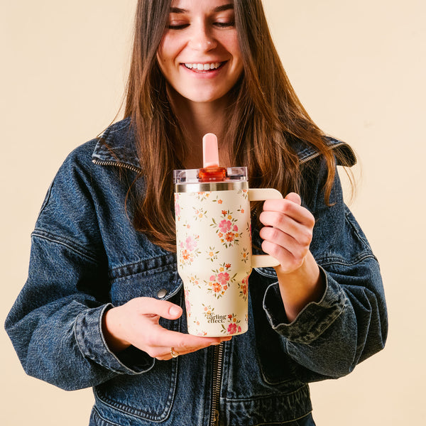 Endless Daydream Cream 20 oz Lifestyle Flip Straw Tumbler