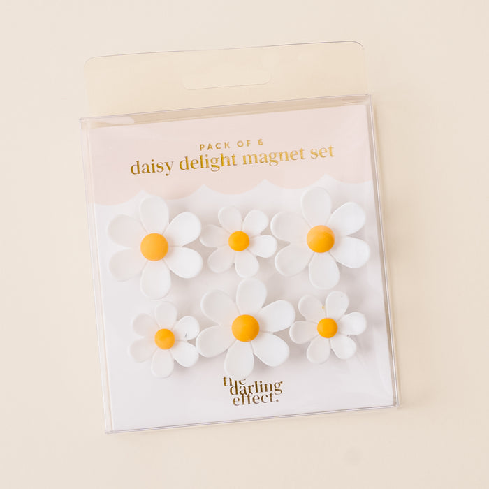 White Daisy Delight Magnet Set