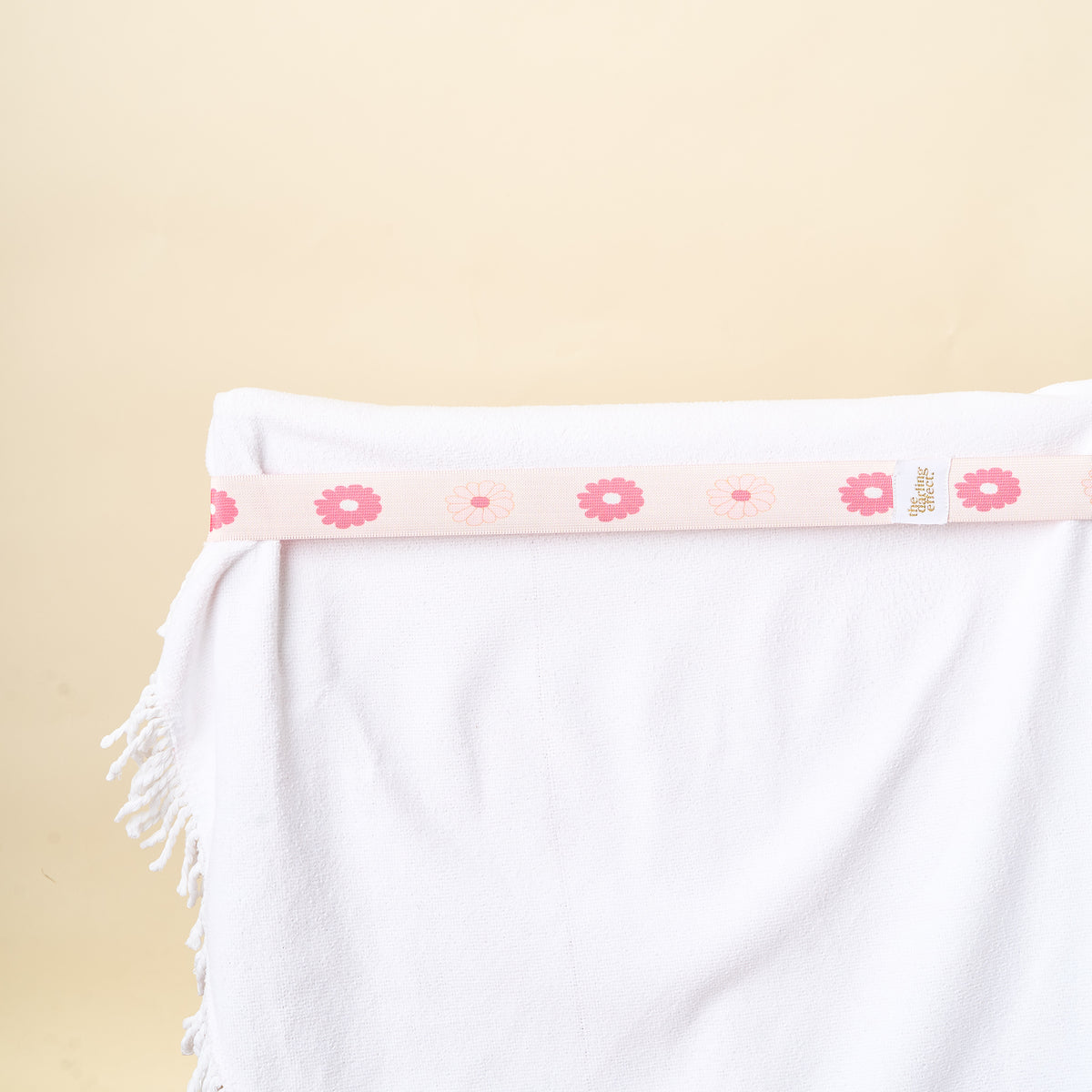 Put Towel Band-Darling Daisy Hot Pink Stay