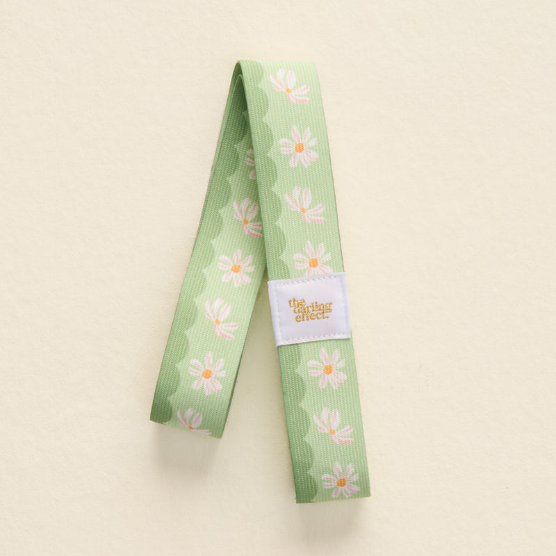 Put Towel Band-Scalloped Floral Sage Stay
