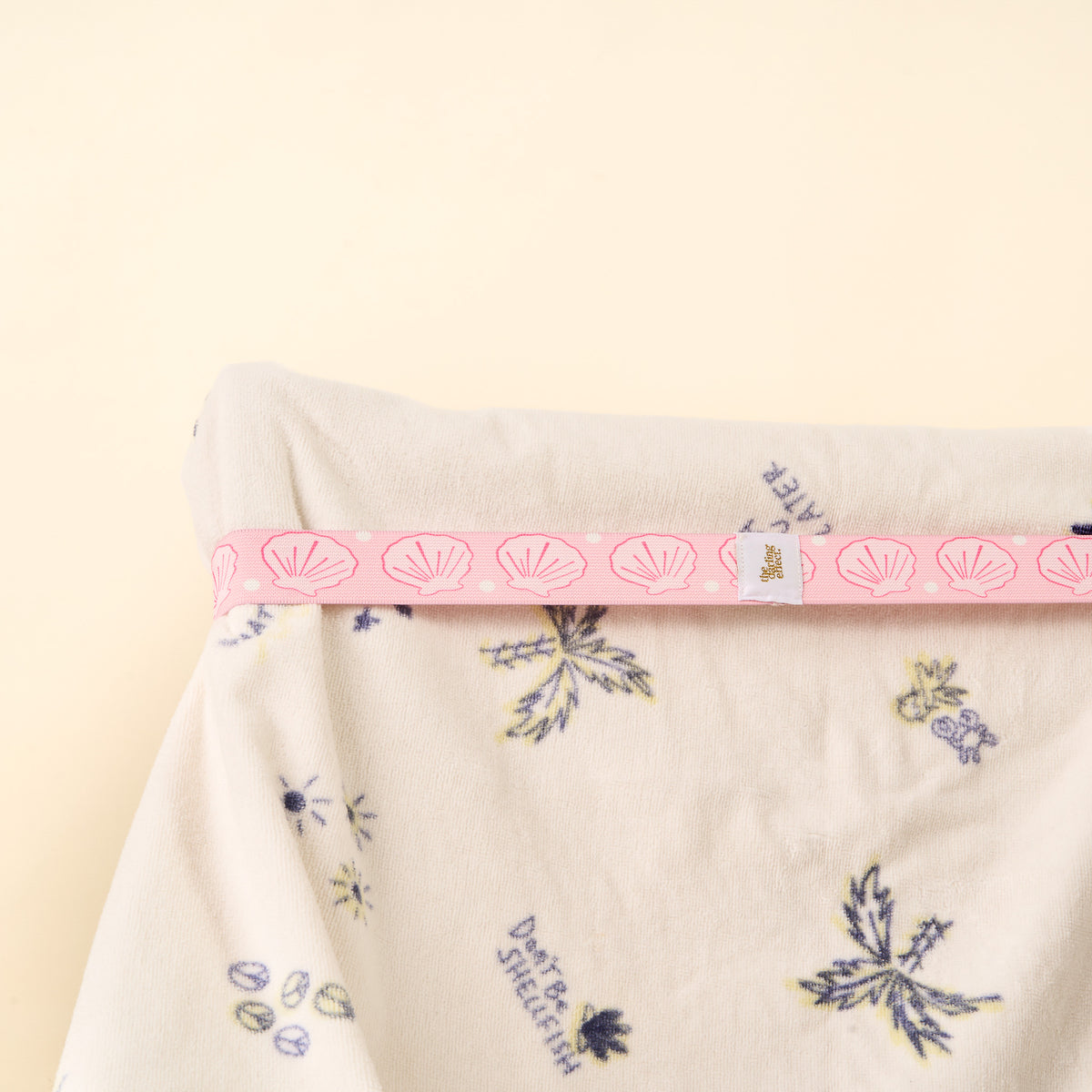 Seashells Pink Stay Put Towel Band