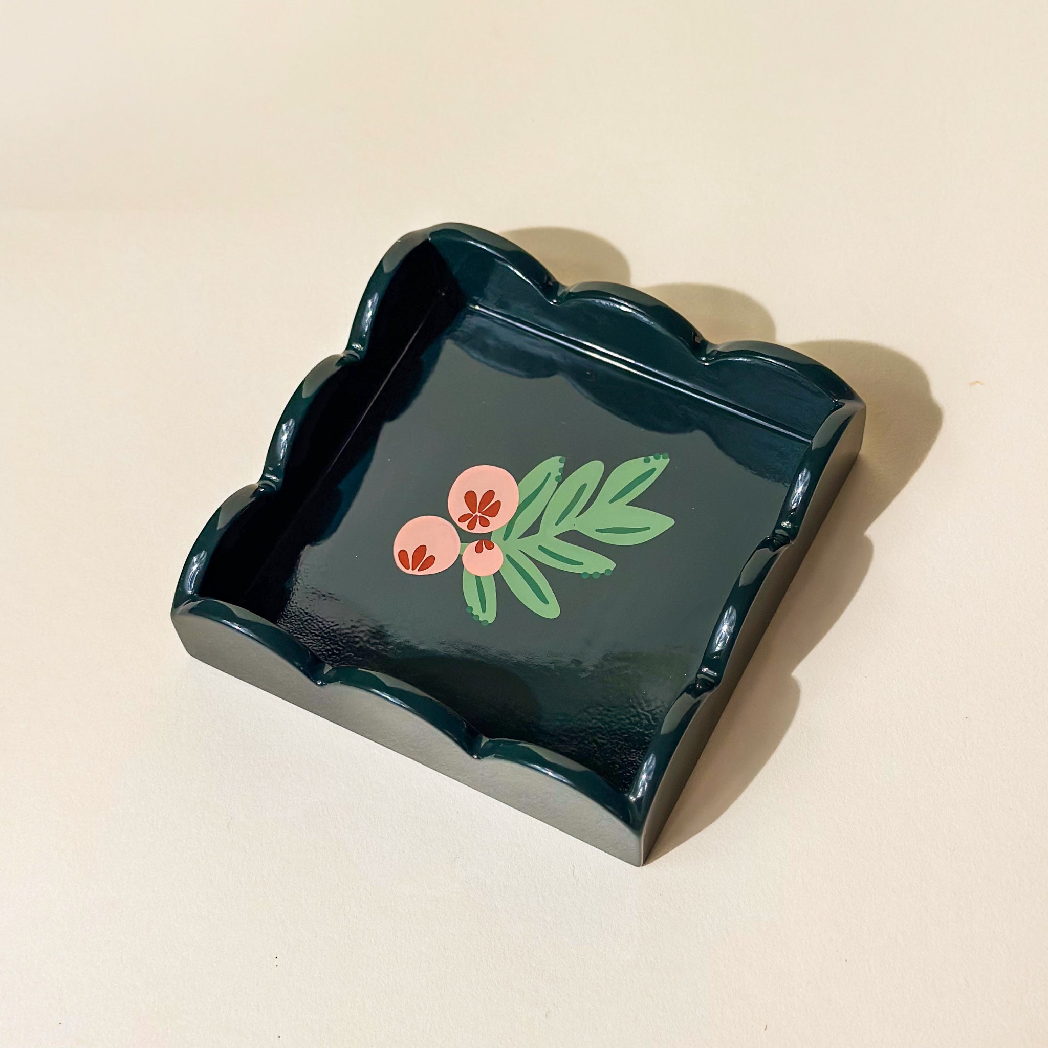 Jolly Sprig Scallop Trinket Tray