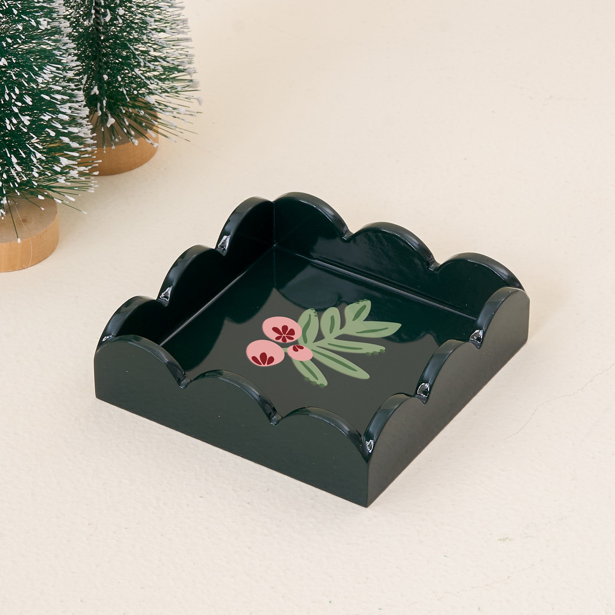 Jolly Sprig Scallop Trinket Tray