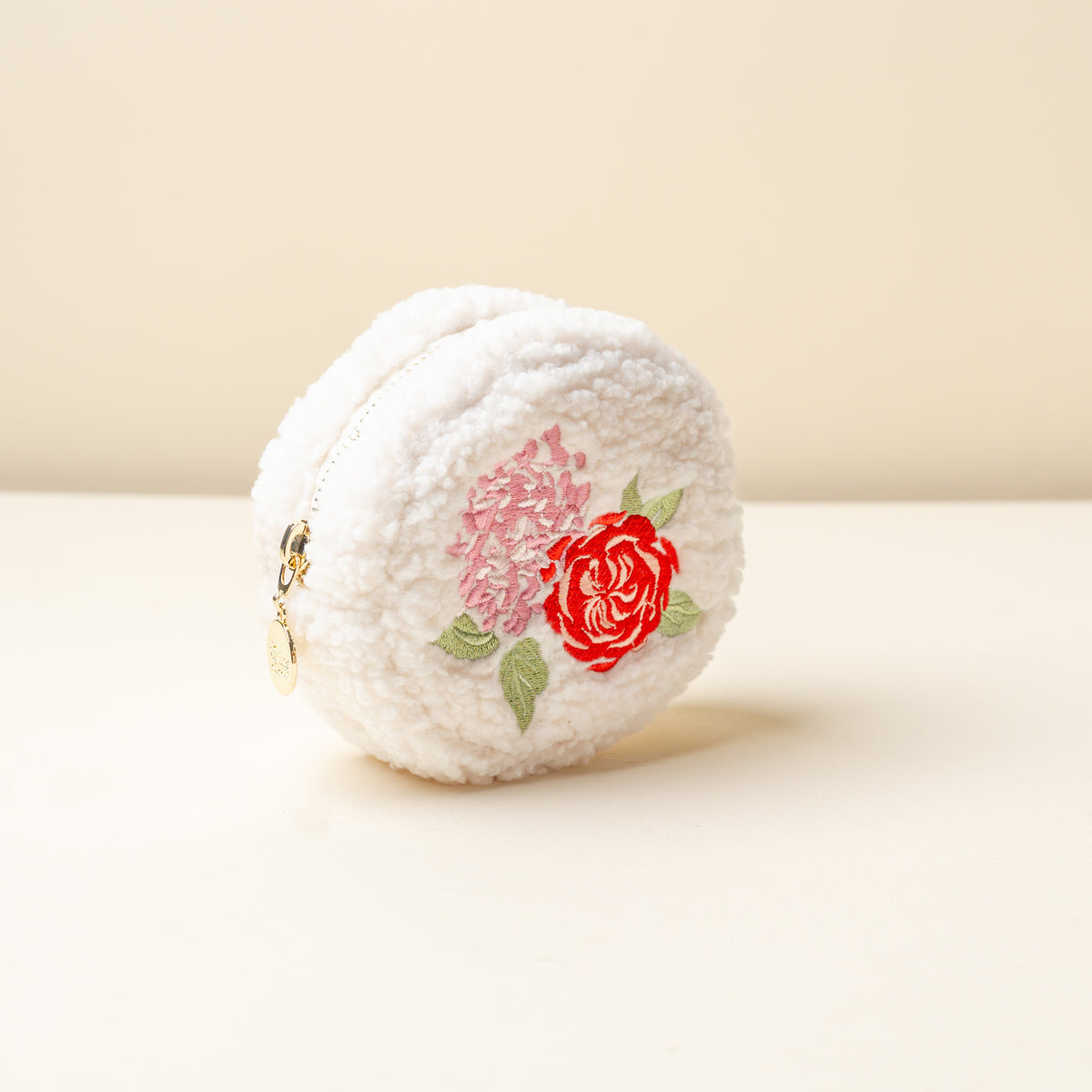 Roses Circle Teddy Pouch