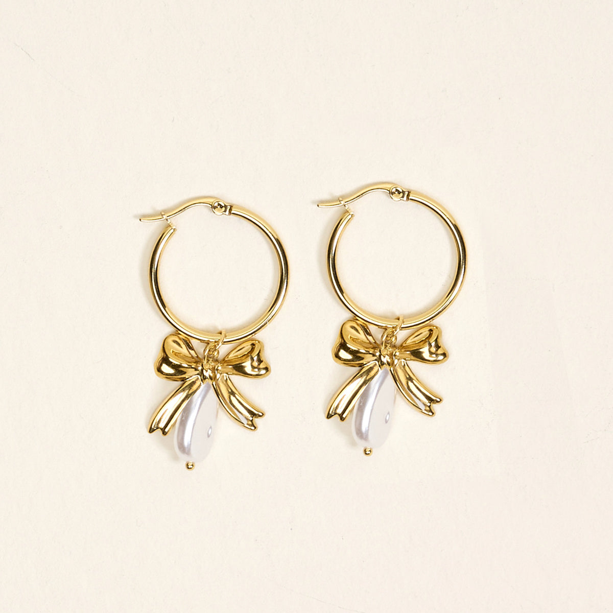 Sweetheart Pearl Signature Hoop Earrings