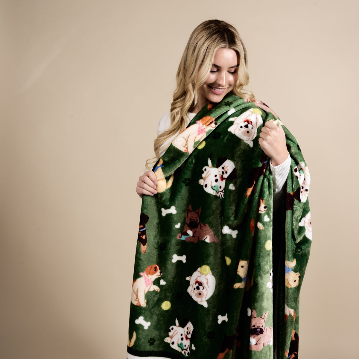 Dog Days Snuggle Up Plush Blanket