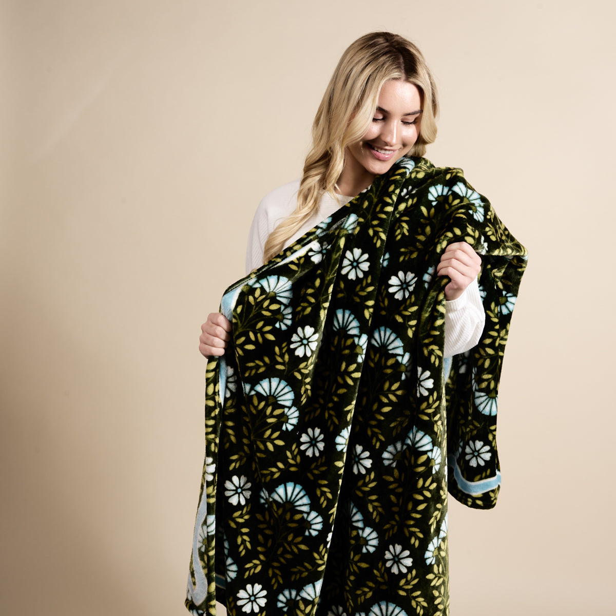 Everbloom Forest Green Snuggle Up Plush Blanket