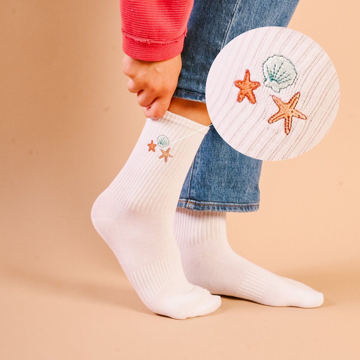 Seashells Embroidered Crew Socks