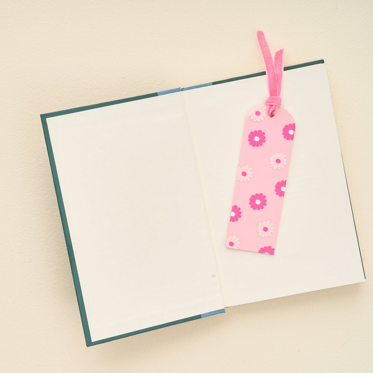 Darling Daisy Hot Pink Acrylic Bookmark