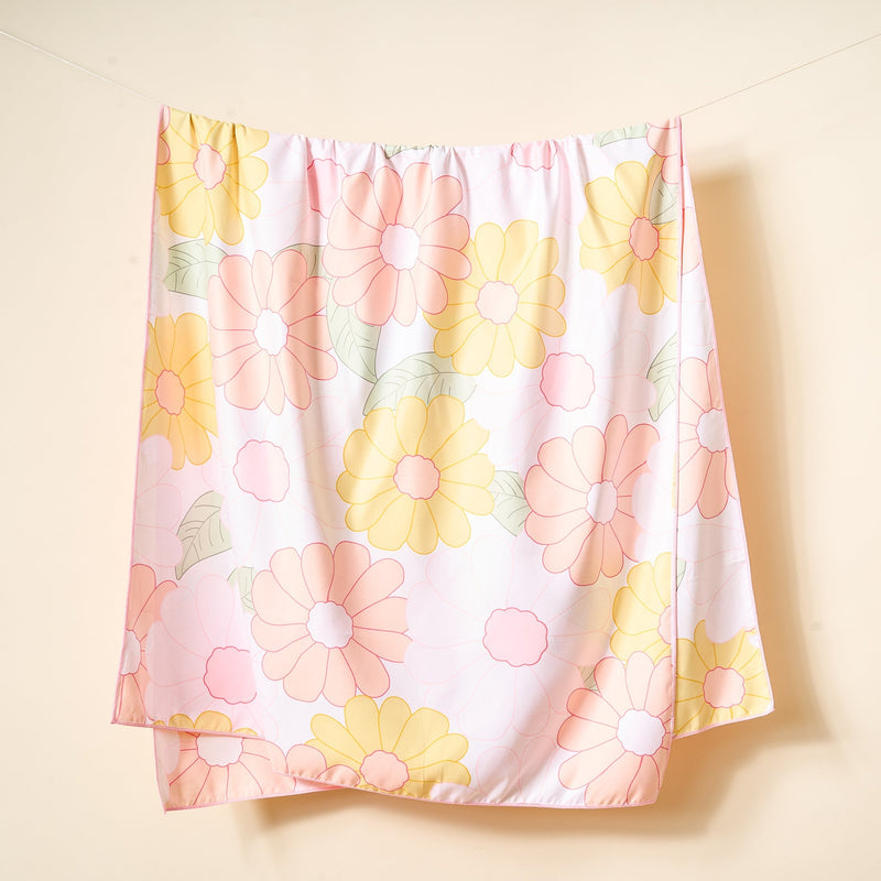 Daisy Craze Peach Quick-Dry Beach Towel