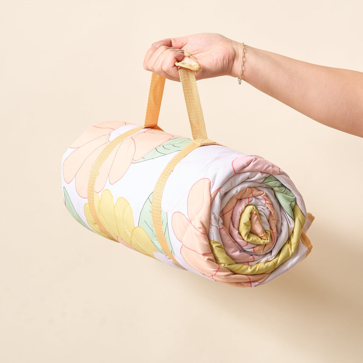 Daisy Craze Peach On-the-Go Quilted Picnic Blanket