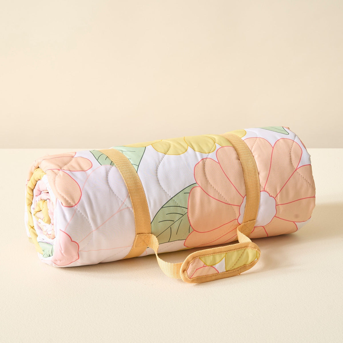 Daisy Craze Peach On-the-Go Quilted Picnic Blanket