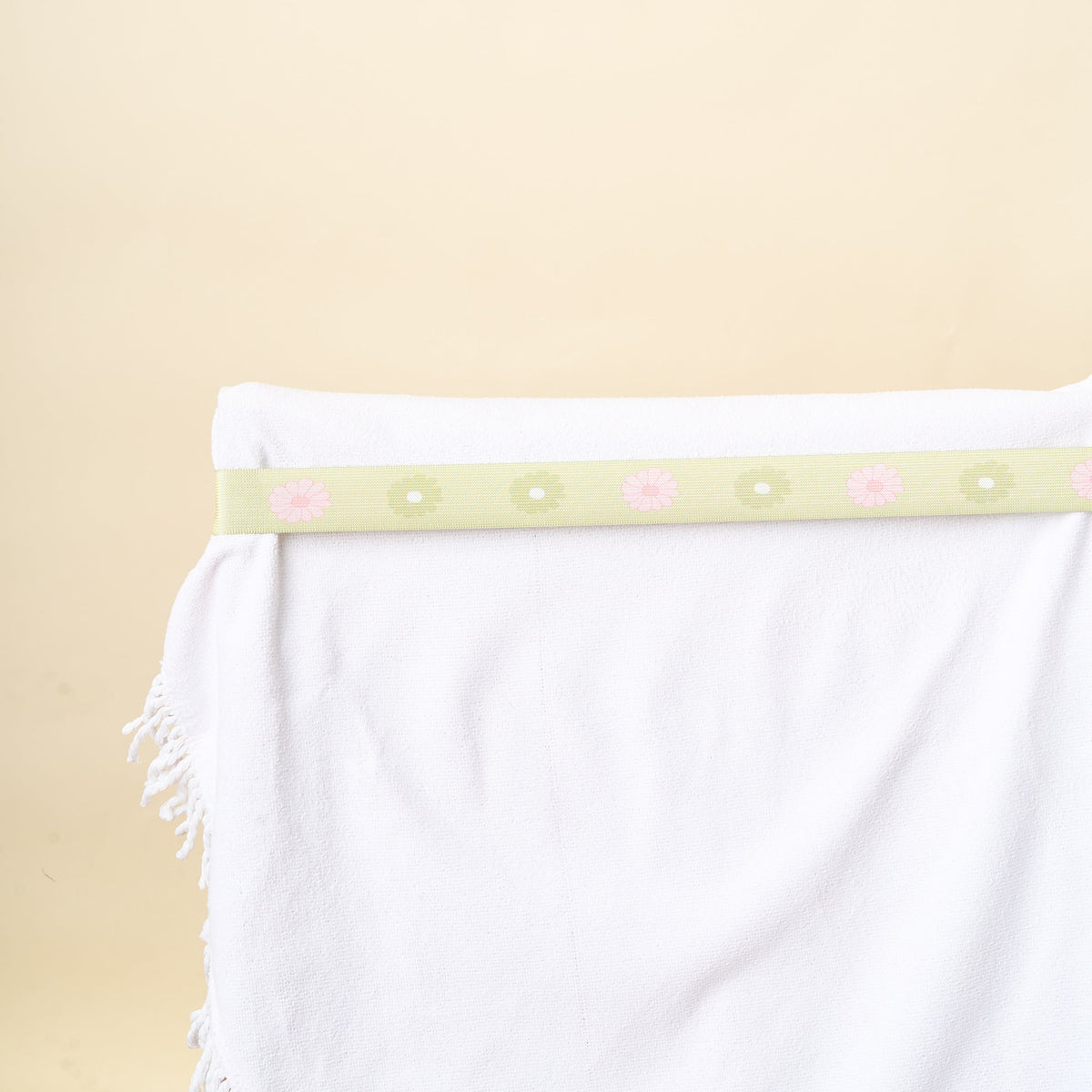 Darling Daisy Green Stay-Put Towel Band