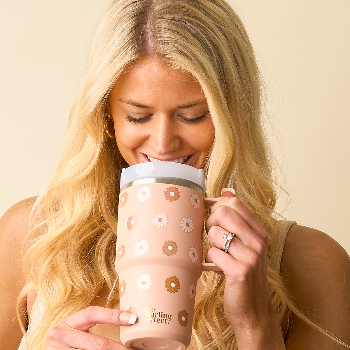 Darling Daisy Tan 20 oz Tumbler